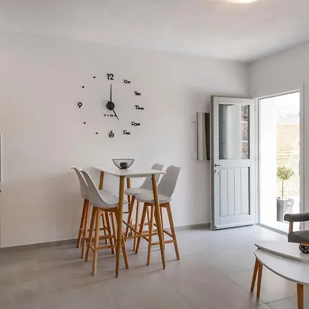 Σπίτι διακοπών Cycladic Sunlight 2bedroom House *